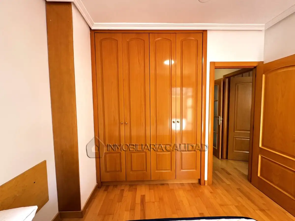 Bedroom of Flat for rent in Burgos  with Heating, Terrace and Storage room