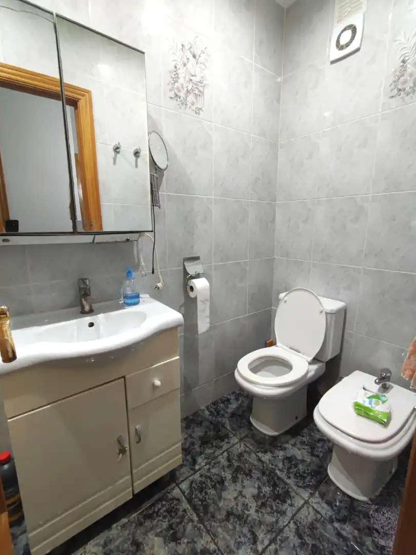 Baño de Piso en venta en Badalona con Aire acondicionado, Calefacción y Horno