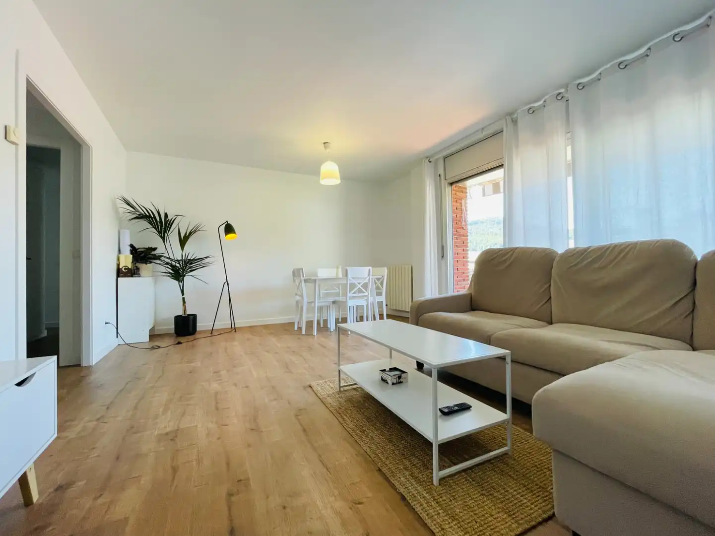 Sala de estar de Piso de alquiler en Corbera de Llobregat con Calefacción, Parquet y Terraza