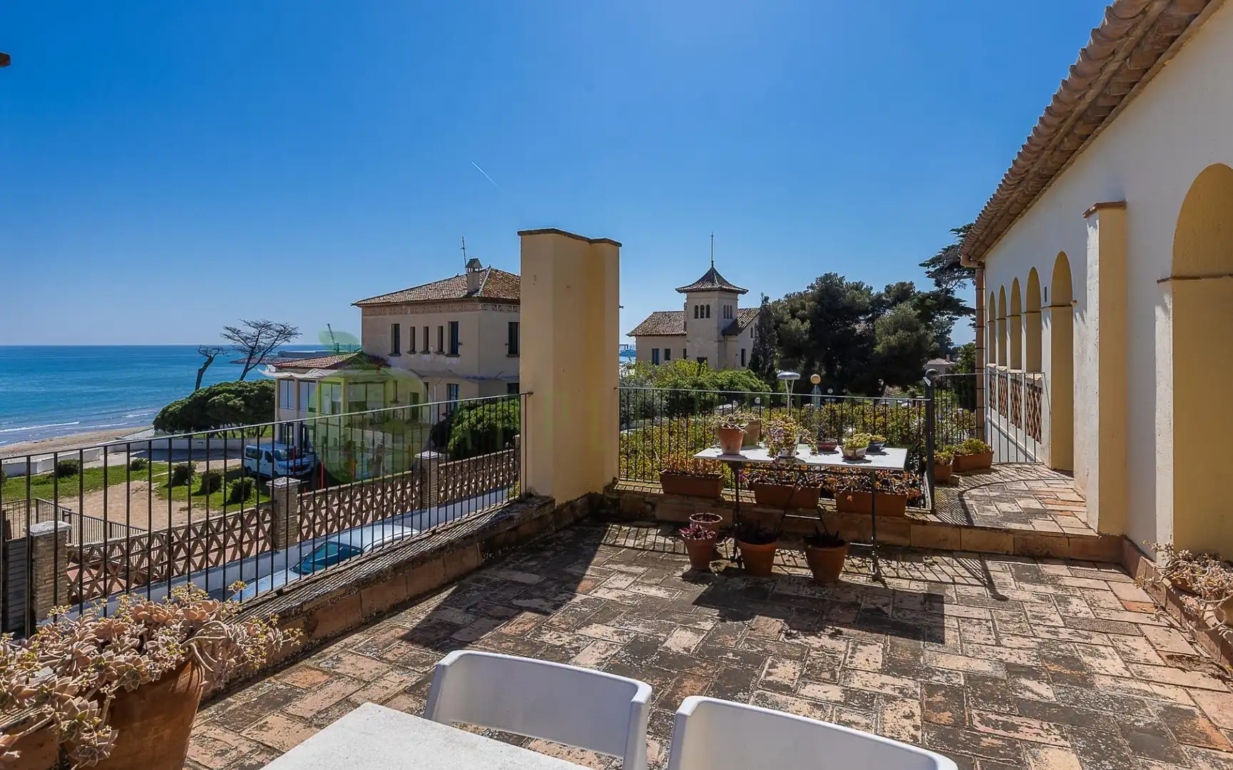Terraza de Casa o chalet en venta en Vilanova i la Geltrú con Aire acondicionado, Calefacción y Jardín privado