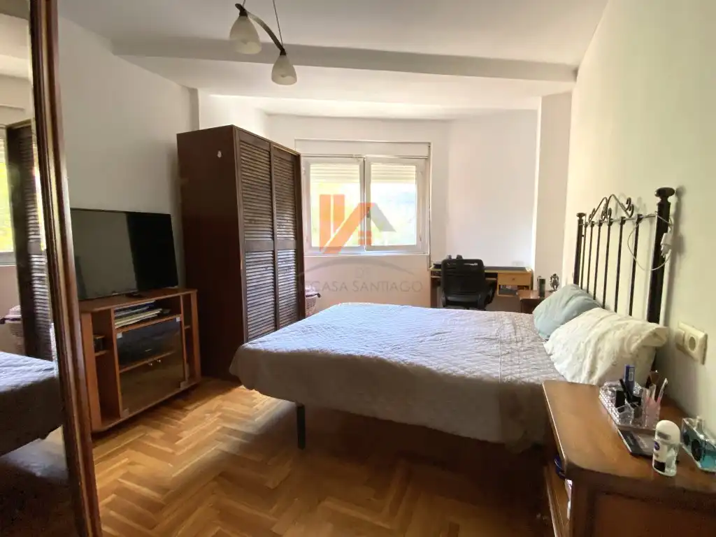 Habitación de Piso en venta en Santiago de Compostela  con Amueblado y Horno