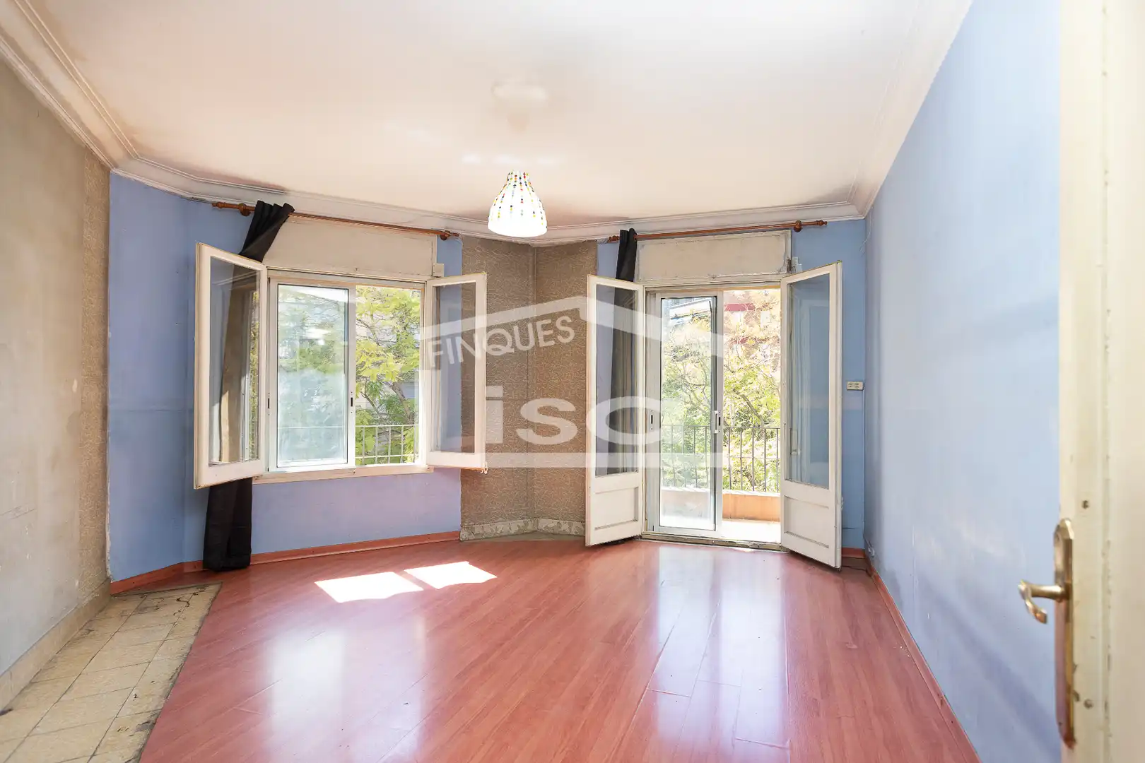 Habitación de Piso en venta en Barcelona con Calefacción, Trastero y Balcón