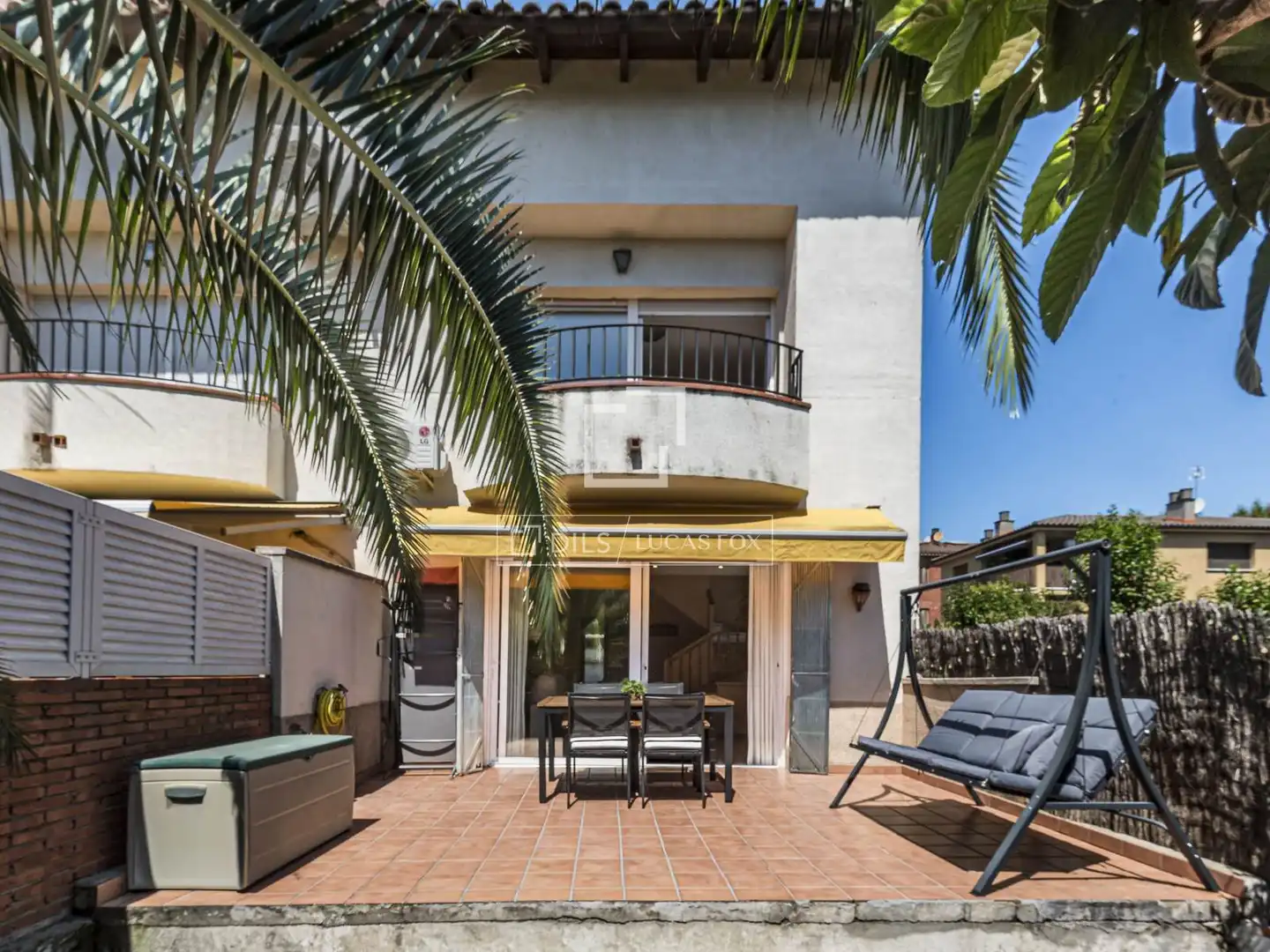 Vista exterior de Casa o xalet en venda en Sant Cugat del Vallès amb Aire condicionat, Calefacció i Jardí privat