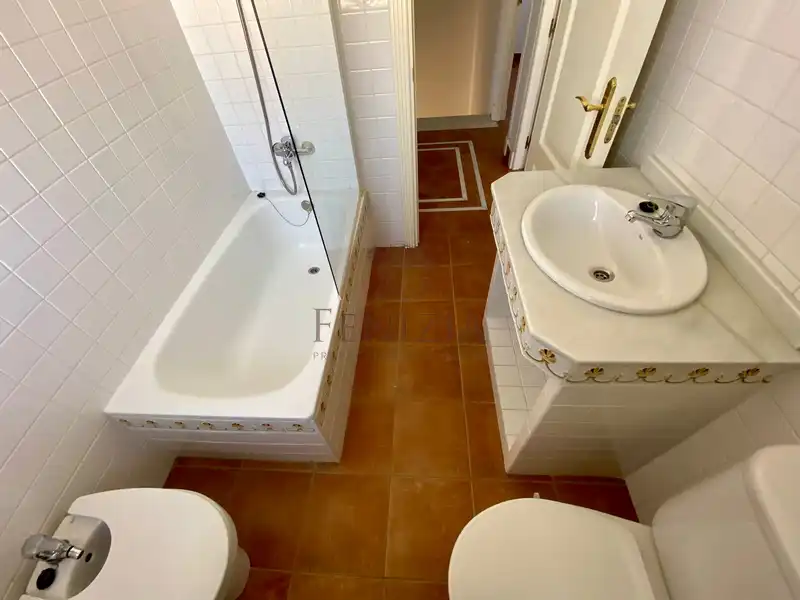 Bathroom of Detached homes for rent in El Puerto de Santa María  with Air Conditioner, Private garden and Storage room