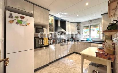 Kitchen of Flat for sale in  Barcelona Capital  with Air Conditioner