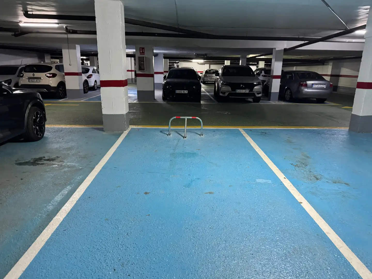 Parking de Piso en venta en Málaga con Aire acondicionado, Terraza y Amueblado