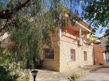 Chalet con piscina en venta en L'Albir