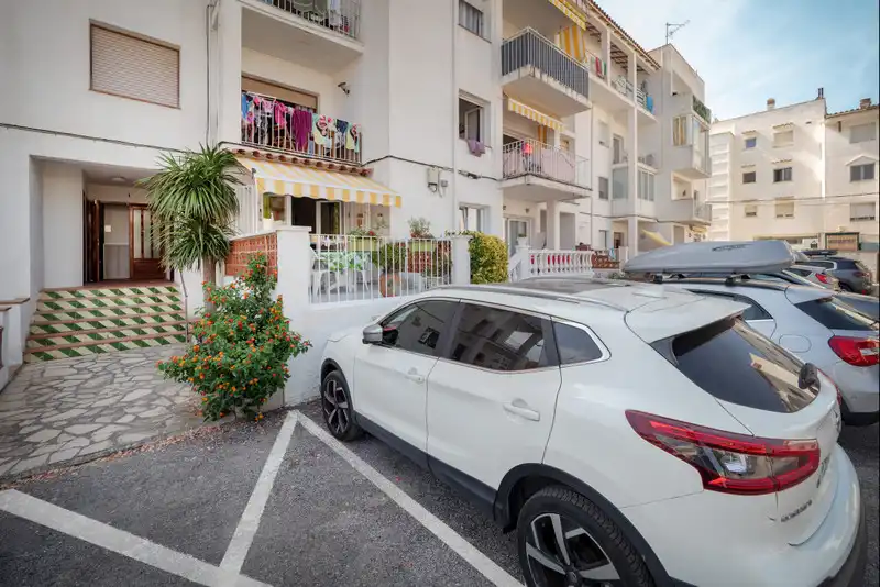 Aparcament de Planta baixa en venda en Empuriabrava amb Aire condicionat, Calefacció i Terrassa