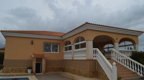 Villa Independiente con Piscina en un Entorno Natural y Privilegiado en Busot