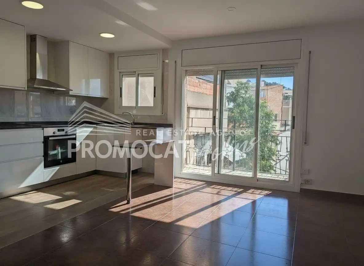 Cocina de Piso en venta en Molins de Rei con Aire acondicionado, Jardín privado y Terraza