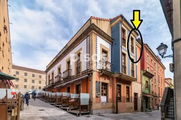 Vista exterior de Pis de lloguer en Gijón  amb Calefacció, Parquet i Moblat