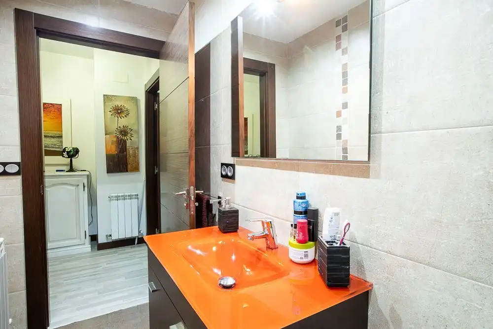 Baño de Casa adosada en venta en Irurtzun con Aire acondicionado, Calefacción y Trastero