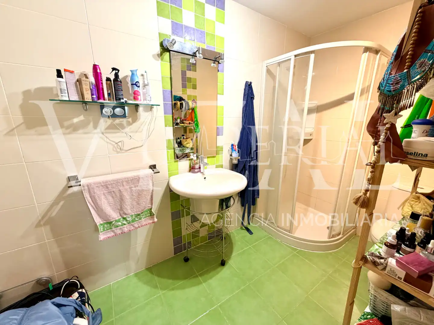 Badezimmer von Wohnung zum Verkauf in Ocaña mit Heizung, Privatgarten und Parkett