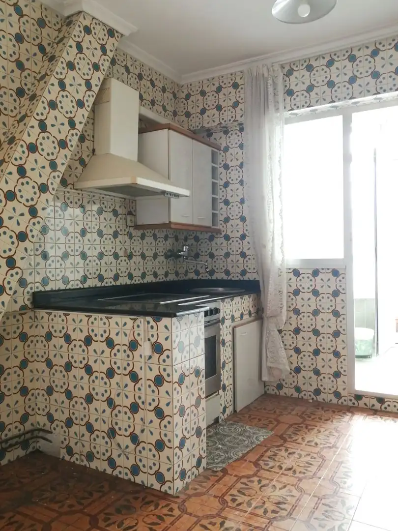 Cocina de Piso en venta en Torrelavega  con Calefacción, Terraza y Trastero