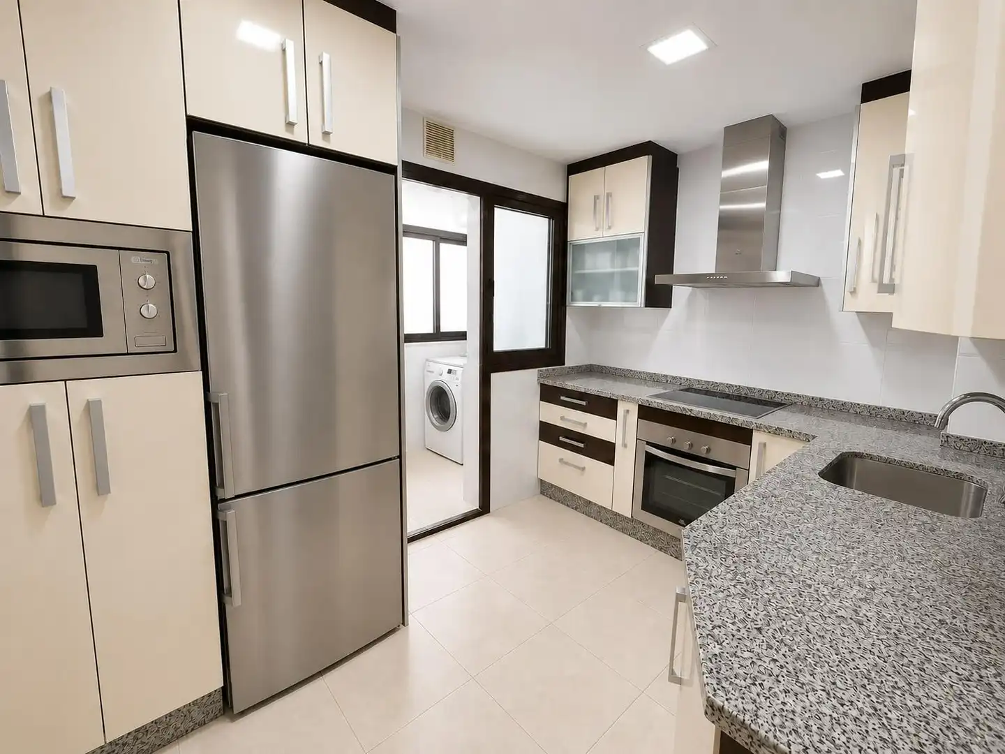 Wohnung zur Miete in Calle Poetisa Alfonsina Domínguez, El Cónsul - Ciudad Universitaria - El Romeral