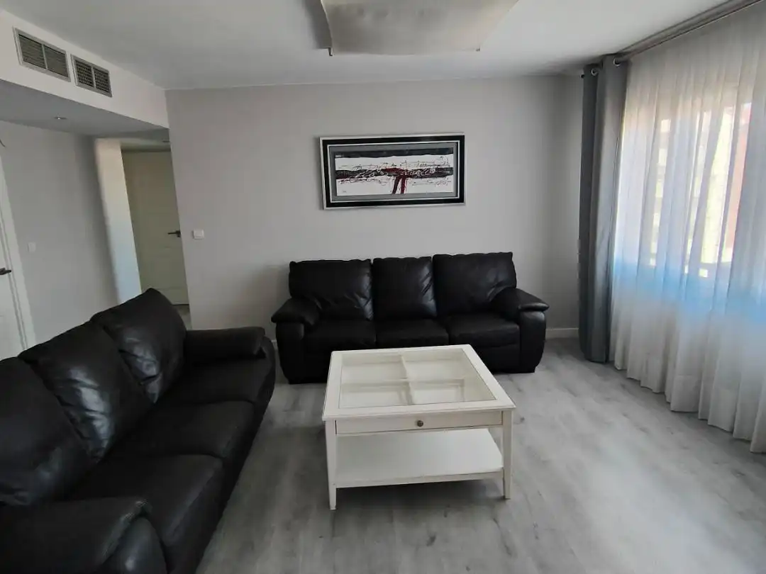 Living room of Flat for rent in  Zaragoza Capital  with Air Conditioner and Balcony