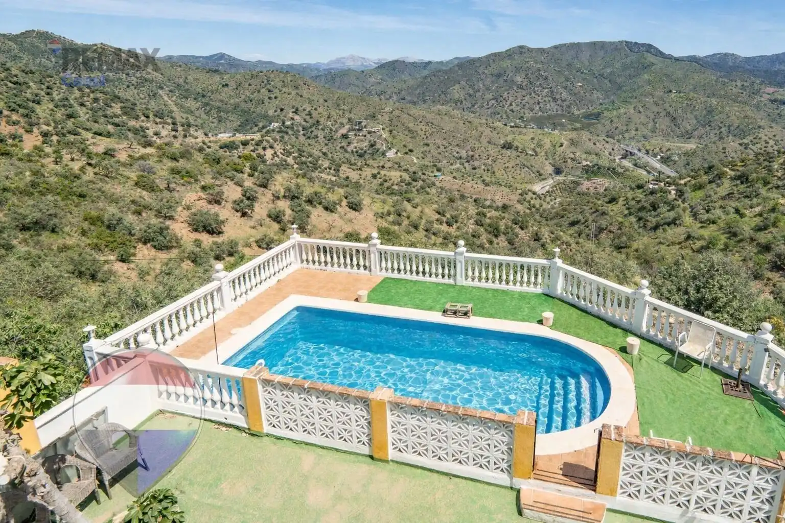 Piscina de Finca rústica en venda en Málaga