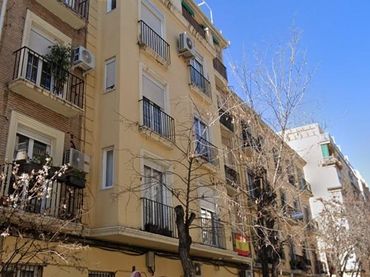 Pis amb balcó en venda a Calle MELCHOR ALMAGRO