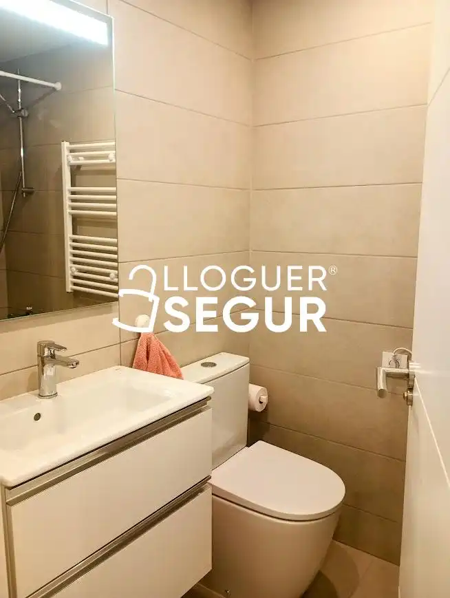 Bathroom of Flat for rent in Viladecans  with Air Conditioner, Terrace and Swimming Pool