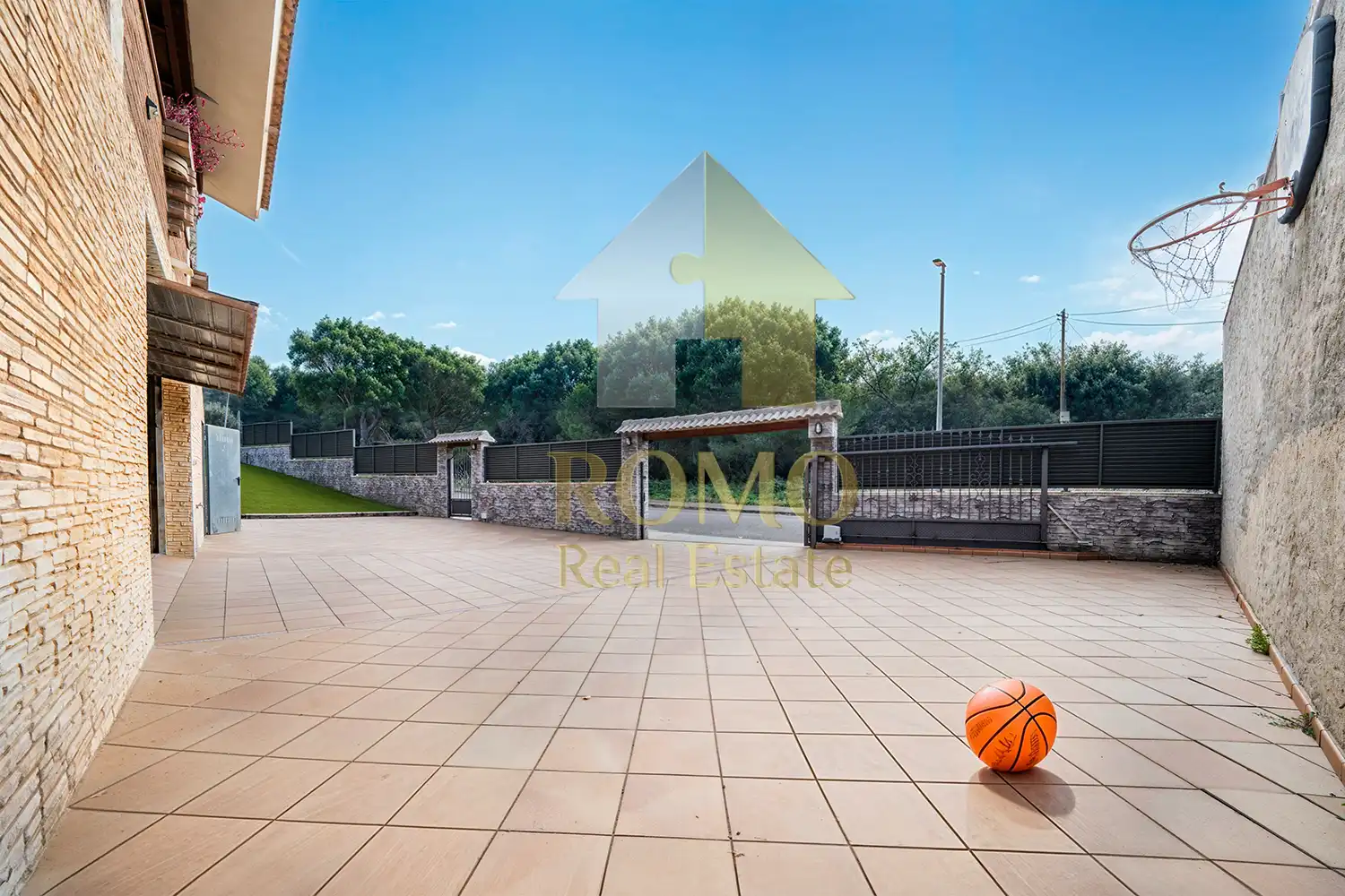 Vista exterior de Casa o xalet en venda en Bigues i Riells del Fai amb Aire condicionat, Calefacció i Jardí privat