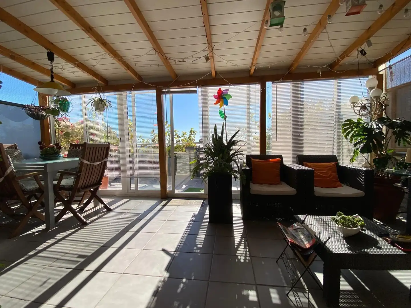 Terrasse von Einfamilien-Reihenhaus zum Verkauf in El Vendrell mit Klimaanlage, Heizung und Terrasse