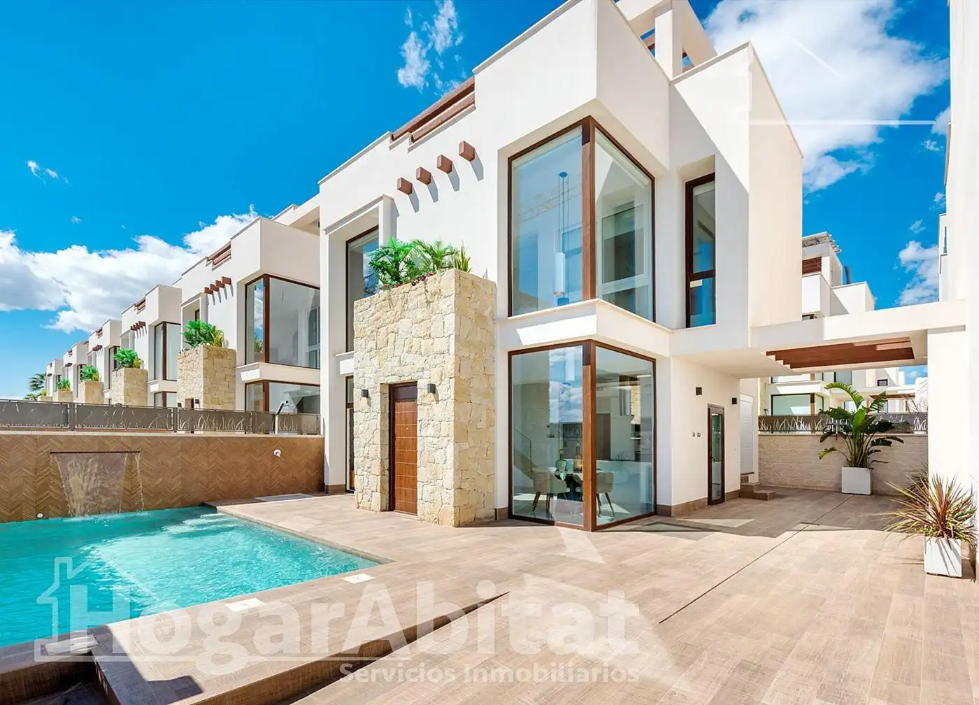 Chalet con piscina en venta en Calle Taray