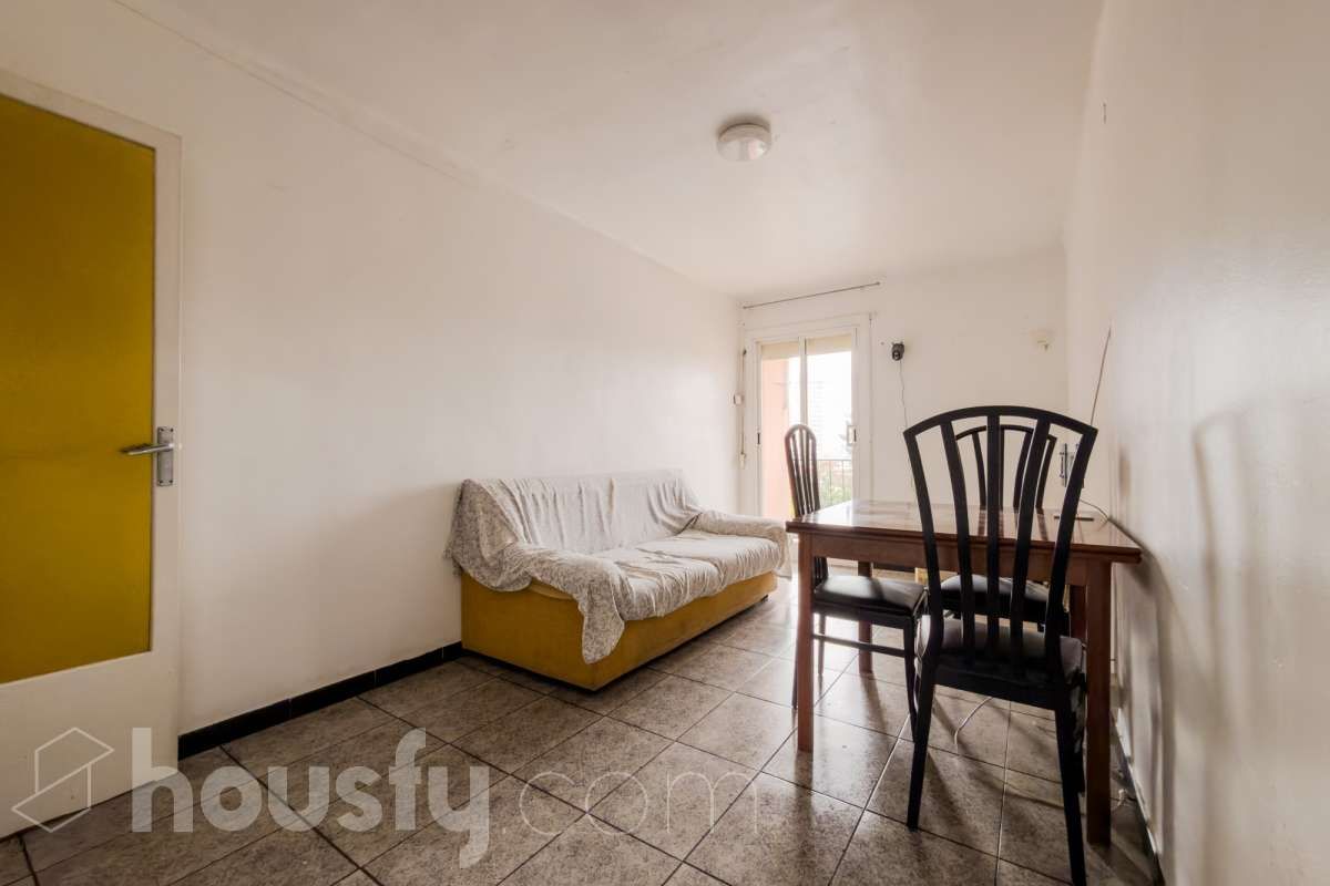 Sala d'estar de Pis en venda en Santa Coloma de Gramenet amb Terrassa