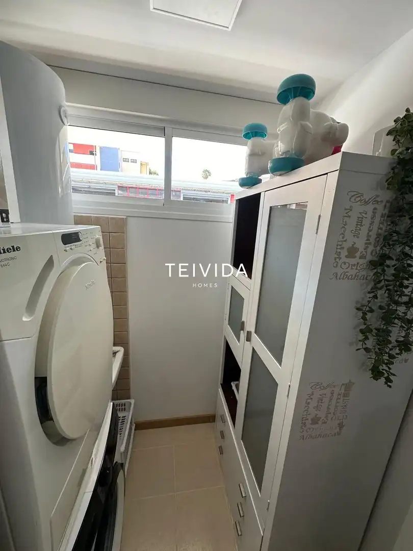 Habitación de Piso en venta en Arona con Terraza, Trastero y Piscina
