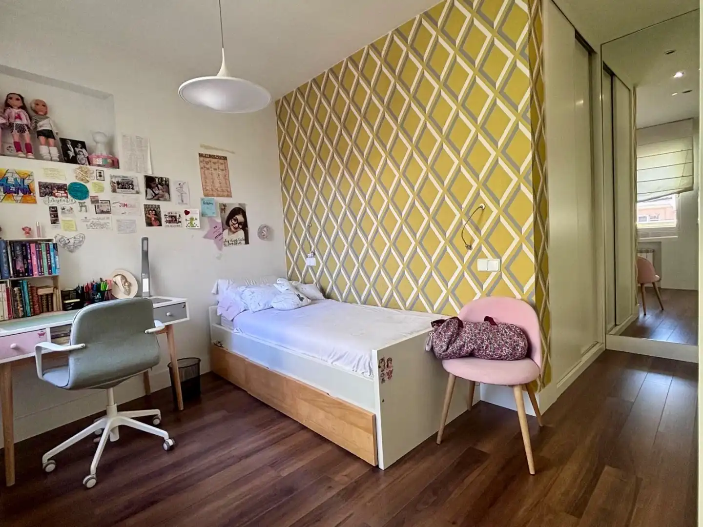 Schlafzimmer von Dachboden zum Verkauf in  Madrid Capital mit Klimaanlage, Terrasse und Balkon