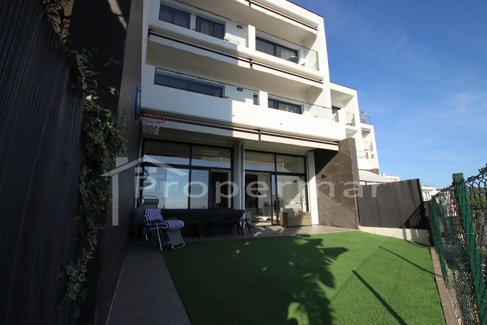 Exterior view of Detached homes for sale in Caldes d'Estrac  with Air Conditioner, Heating and Private garden