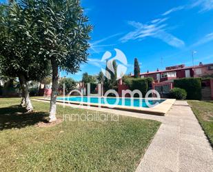 Exterior view of Single-family semi-detached for sale in La Pobla de Vallbona  with Air Conditioner, Terrace and Storage room