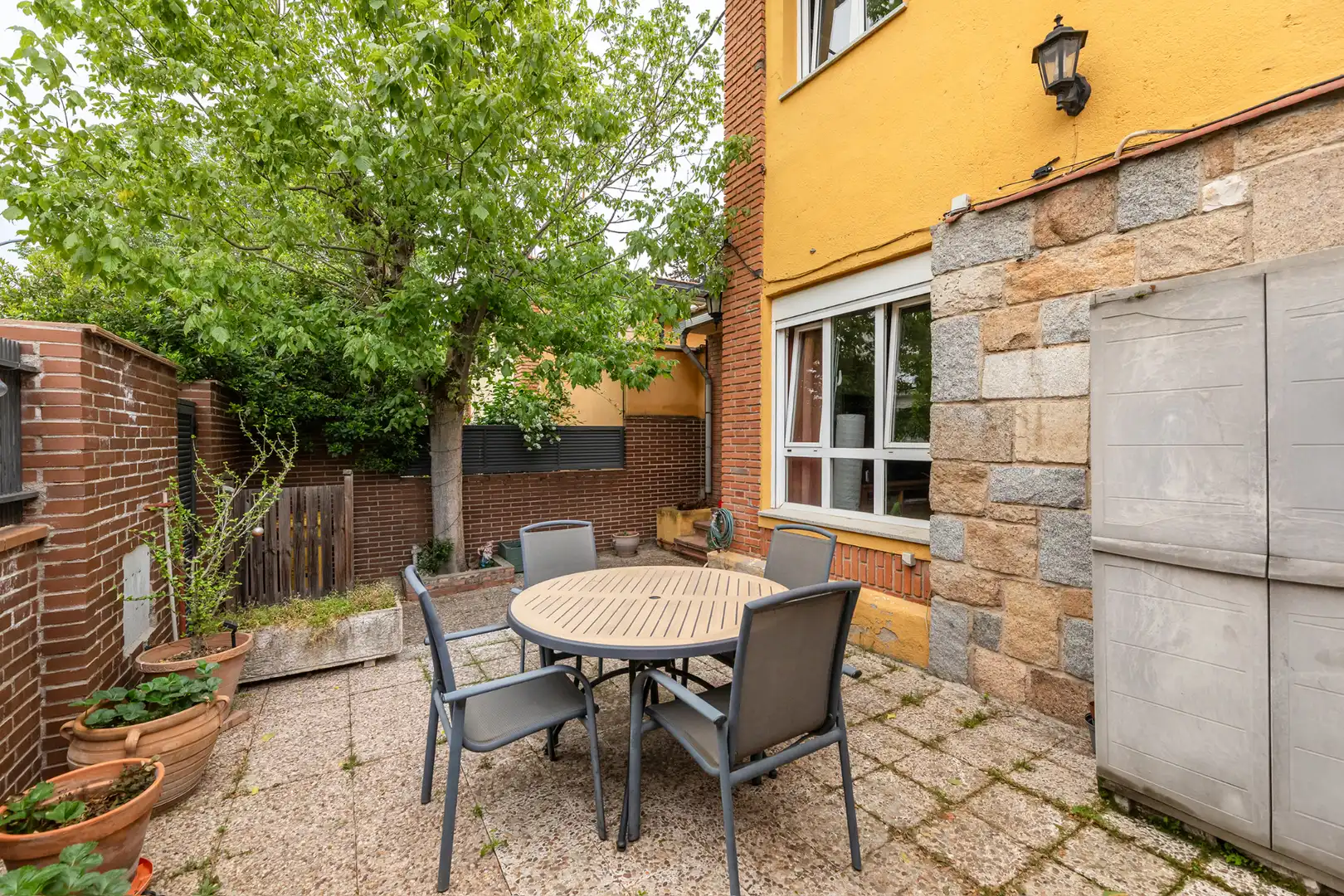 Terraza de Casa adosada en venta en Pozuelo de Alarcón con Aire acondicionado, Calefacción y Jardín privado