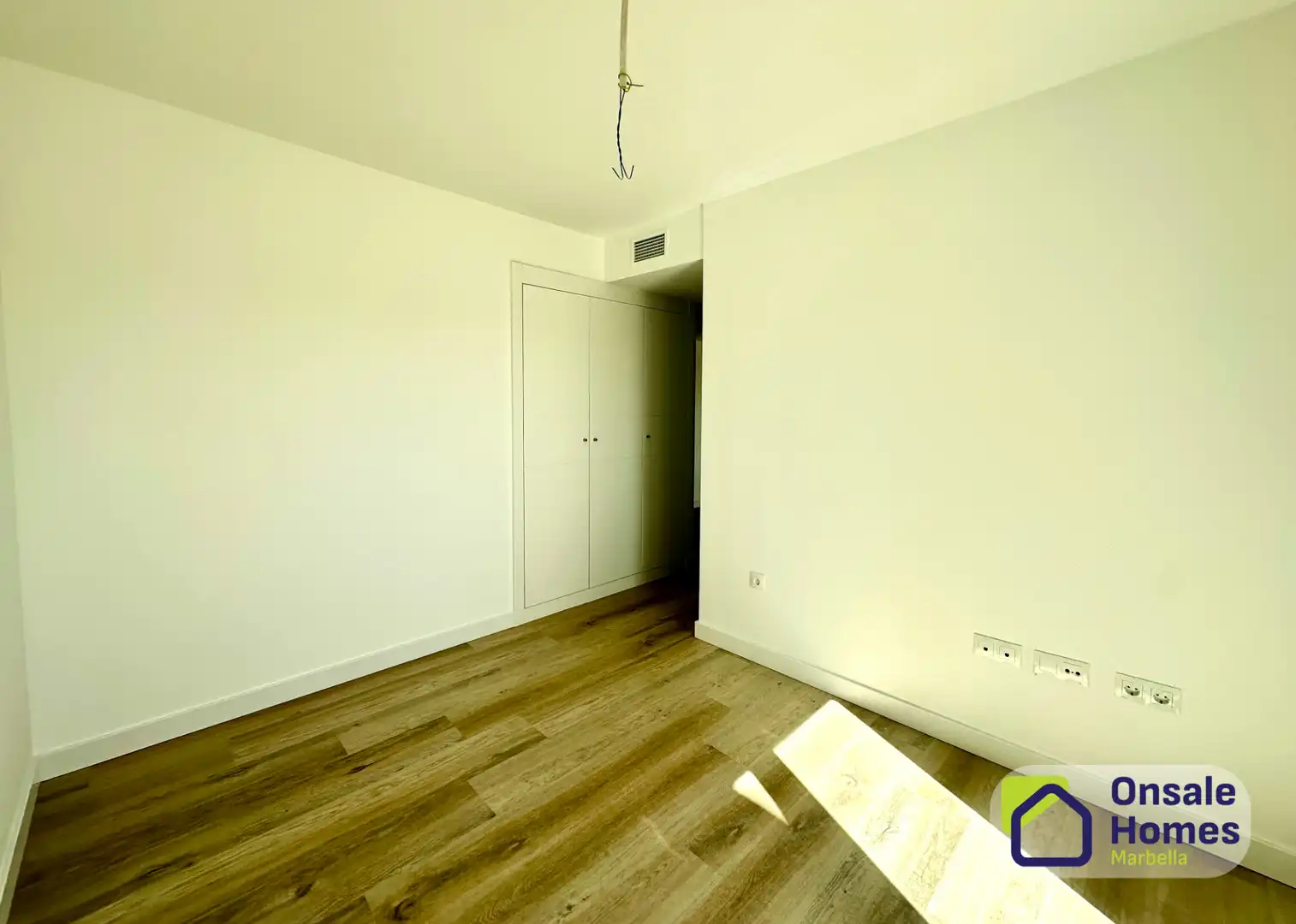 Dachboden zur Miete in Marbella mit Klimaanlage, Terrasse und Abstellraum