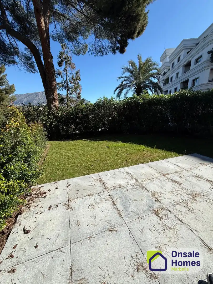 Apartament amb jardí en venda a Nueva Andalucía, imagen 2
