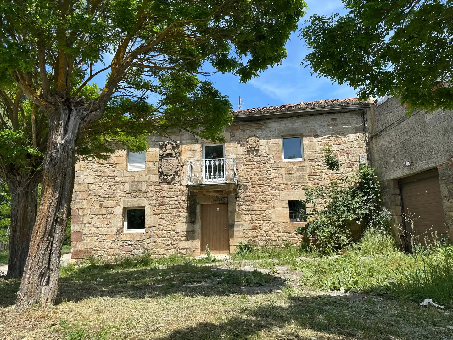 Außenansicht von Country house zum Verkauf in Aguilar de Campoo mit Balkon