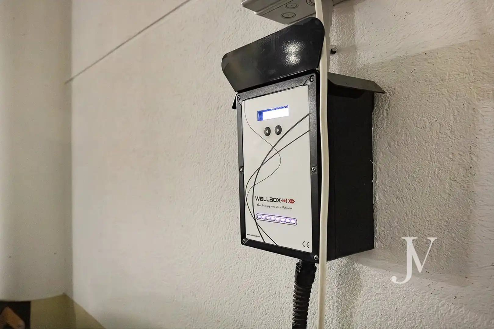 Parkplatz von Einfamilien-Reihenhaus zum Verkauf in Pozuelo de Alarcón mit Klimaanlage, Heizung und Privatgarten
