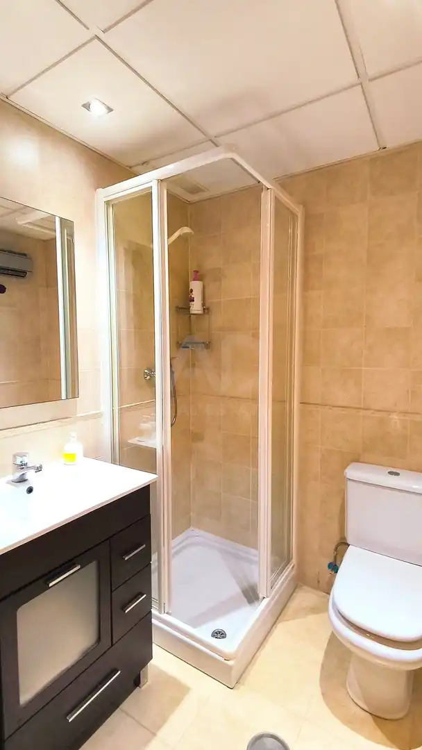 Baño de Casa adosada en venta en Alicante / Alacant con Aire acondicionado, Calefacción y Terraza