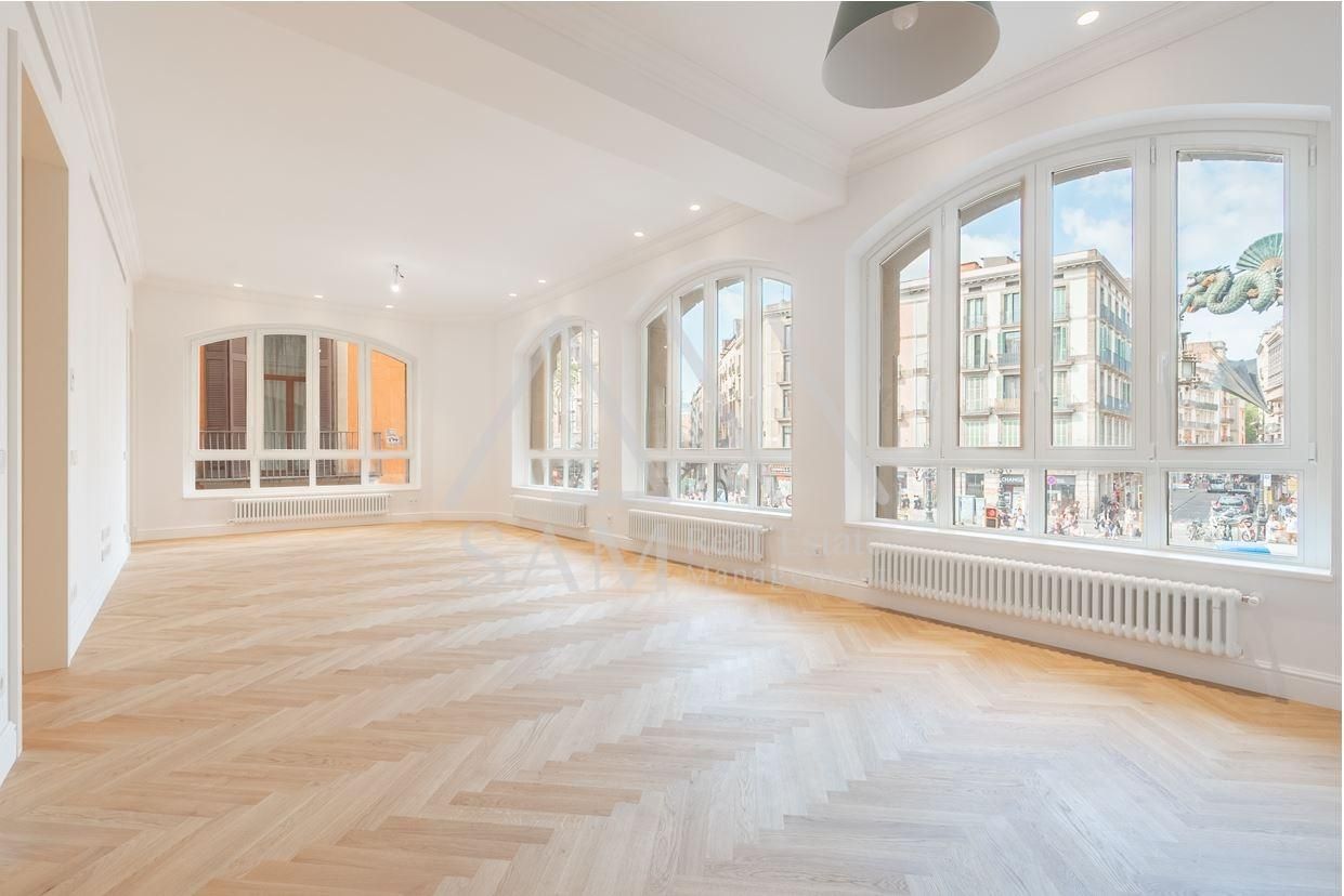 Living room of Planta baja for sale in  Barcelona Capital  with Air Conditioner, Heating and Balcony