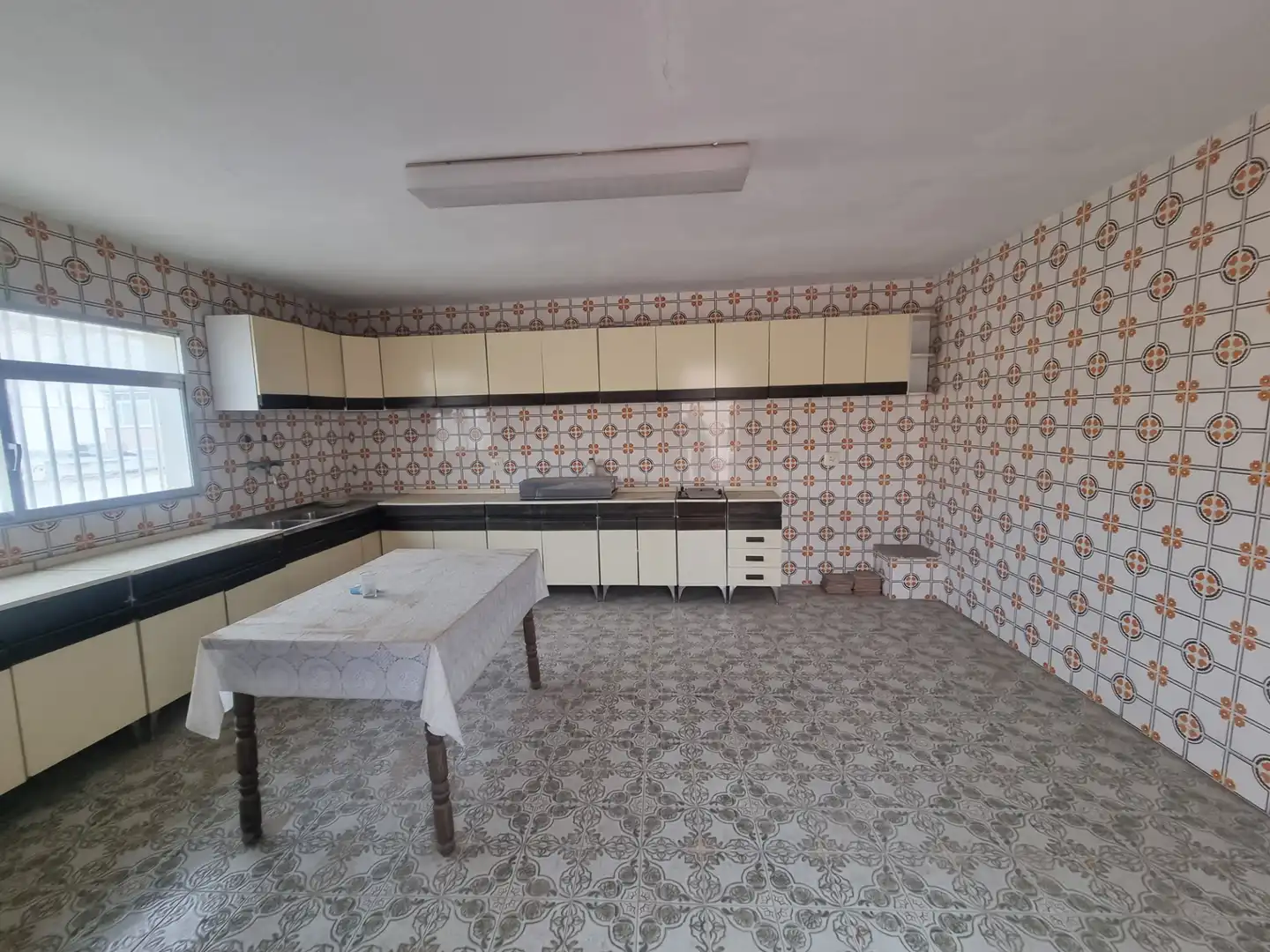 Kitchen of Buildings for sale in Almería