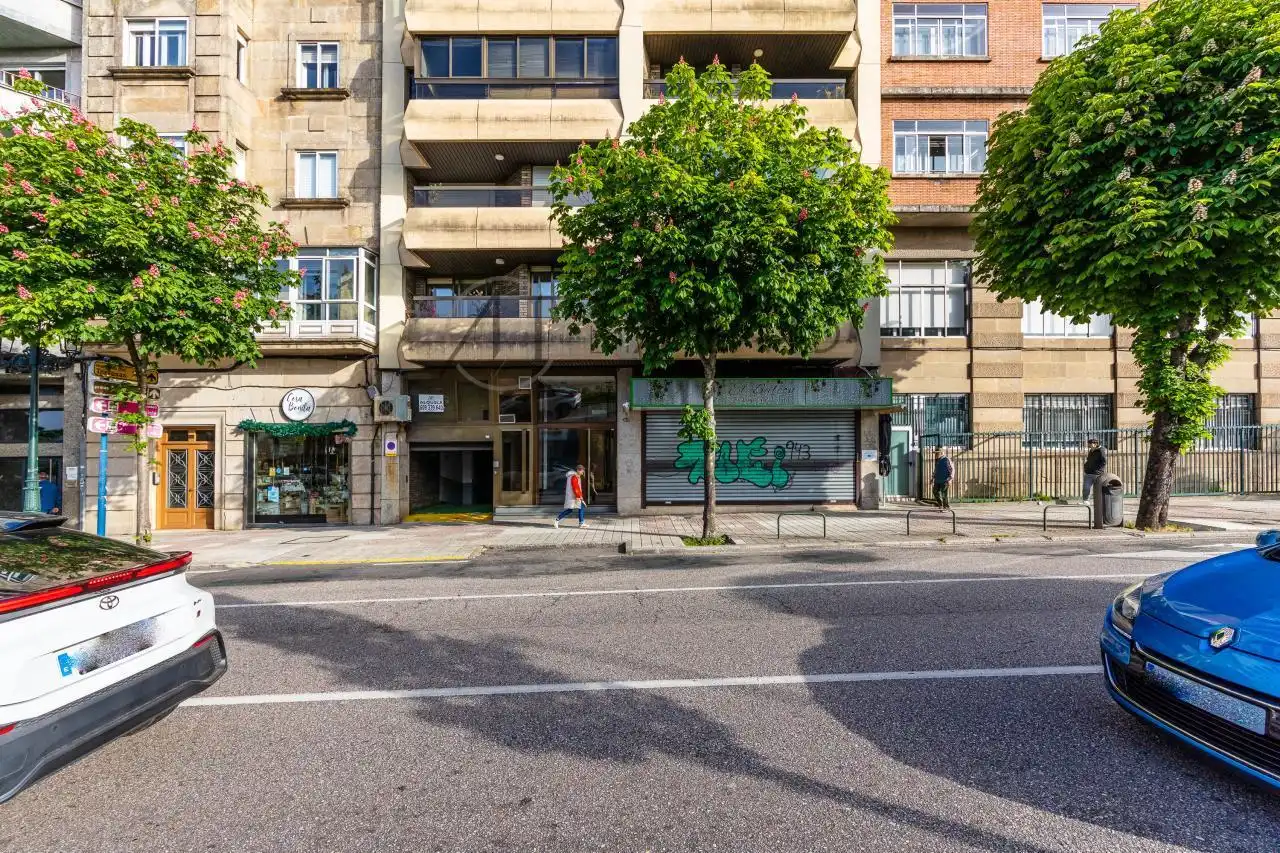 Vista exterior de Pis en venda en Vigo  amb Calefacció, Parquet i Terrassa