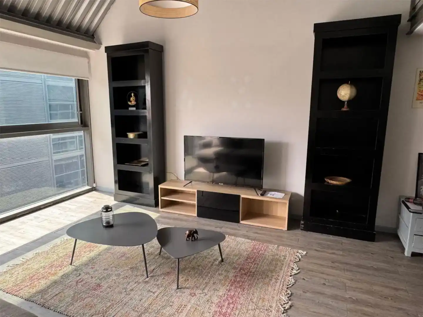 Sala de estar de Dúplex en venta en Alcalá de Henares con Aire acondicionado, Parquet y Amueblado