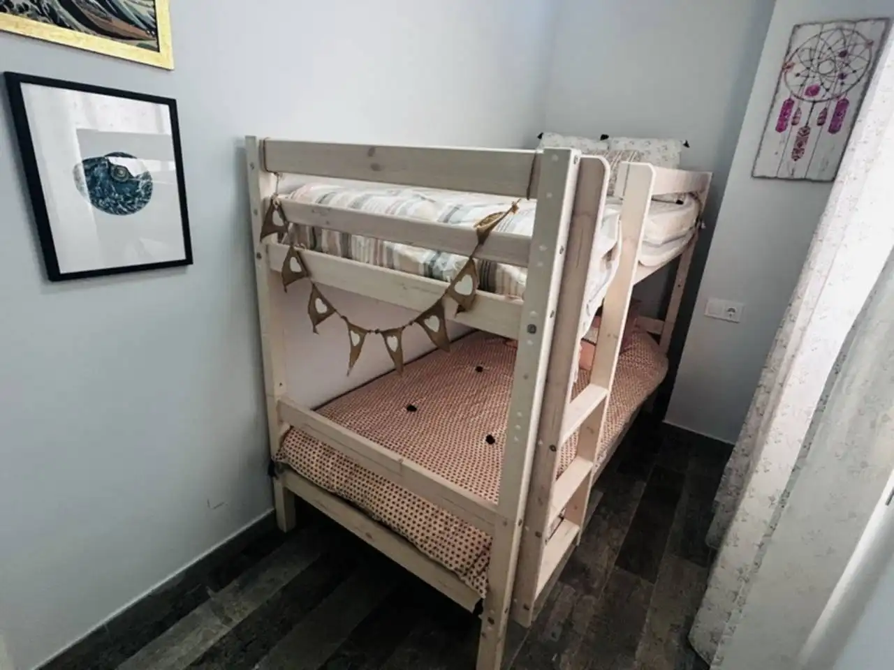 Habitación de Piso de alquiler en Almuñécar con Aire acondicionado, Terraza y Amueblado
