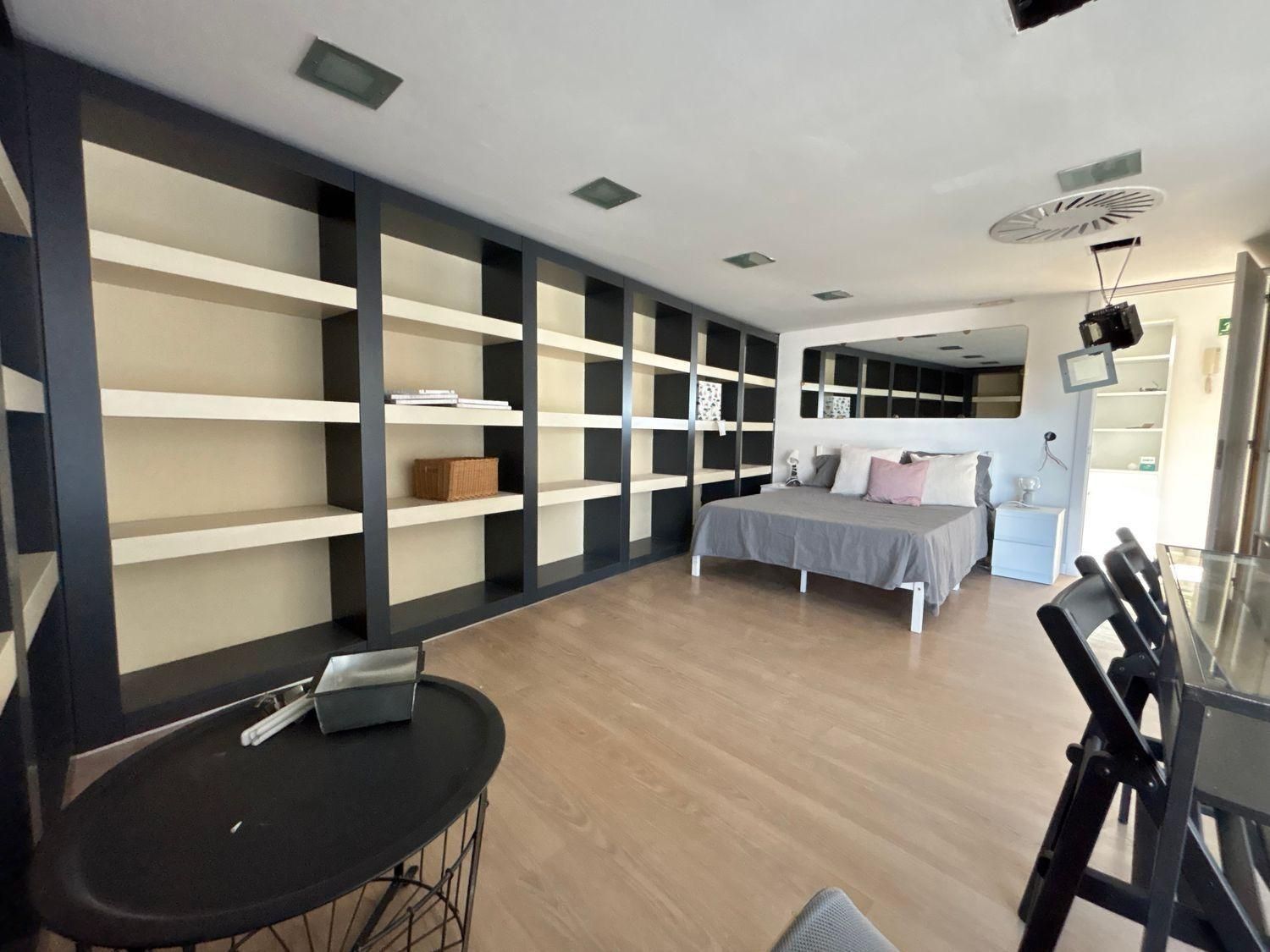 Bedroom of Apartment for sale in  Madrid Capital