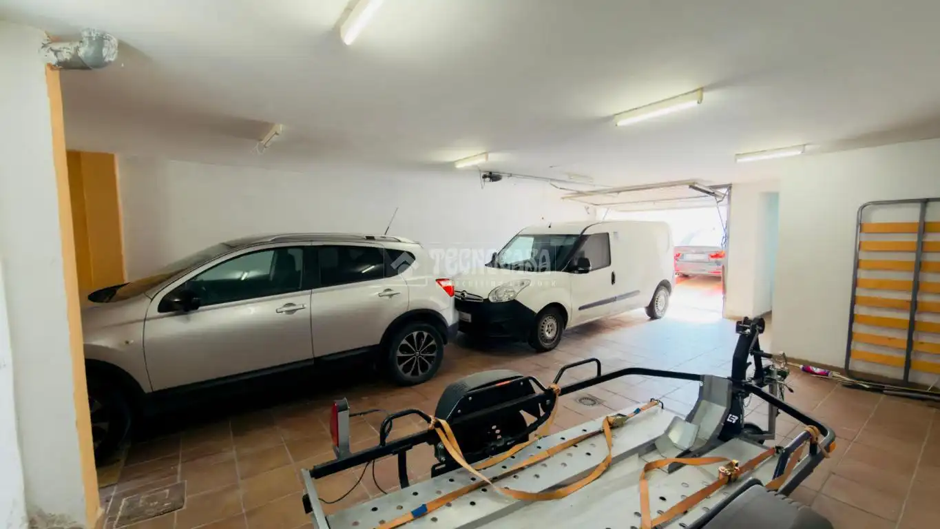 Parking of Detached homes for sale in Alameda de la Sagra