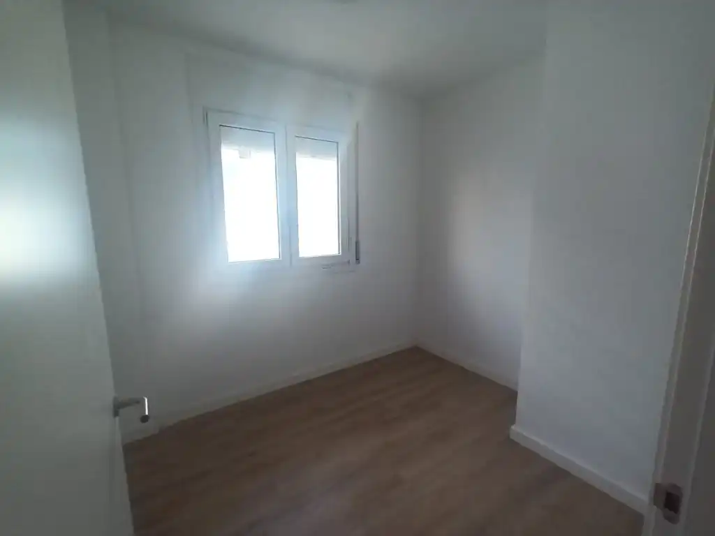 Habitación de Oficina de alquiler en Montbrió del Camp con Aire acondicionado