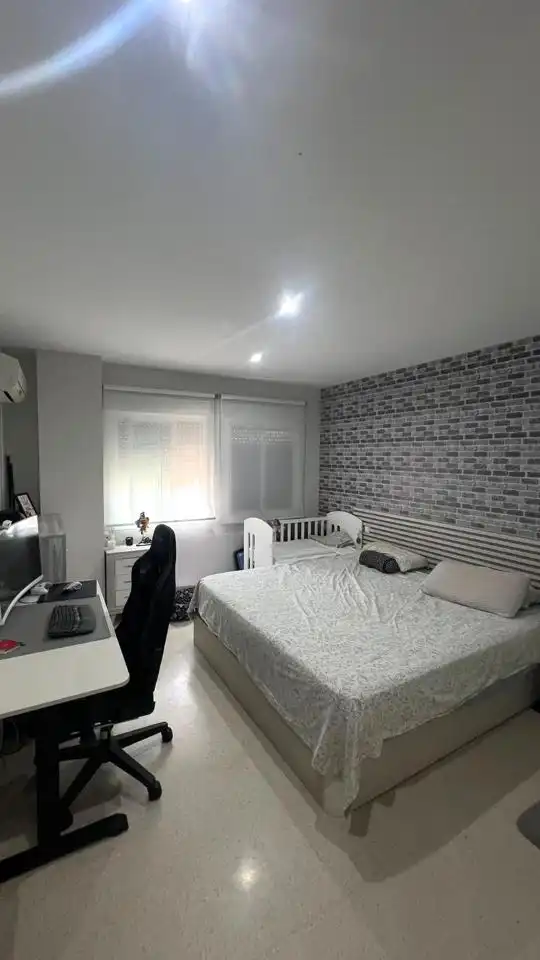 Dormitori de Casa o xalet en venda en Badajoz amb Aire condicionat, Jardí privat i Terrassa