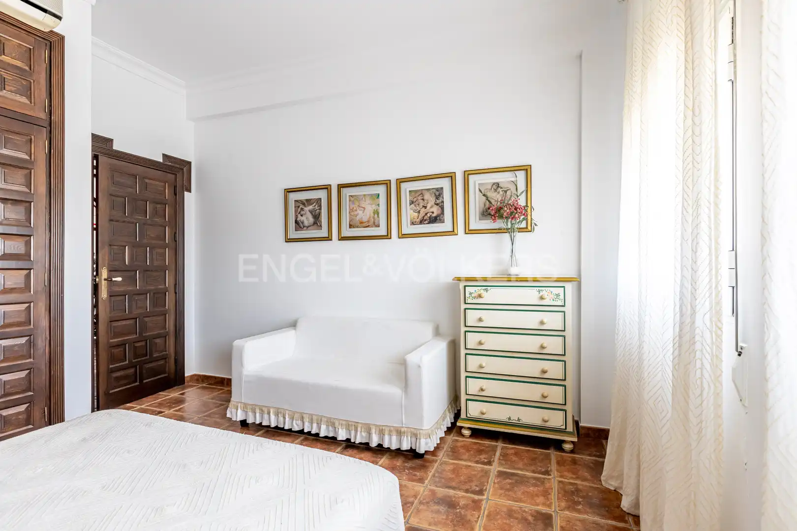 Dormitori de Casa o xalet en venda en Utrera amb Aire condicionat, Calefacció i Jardí privat