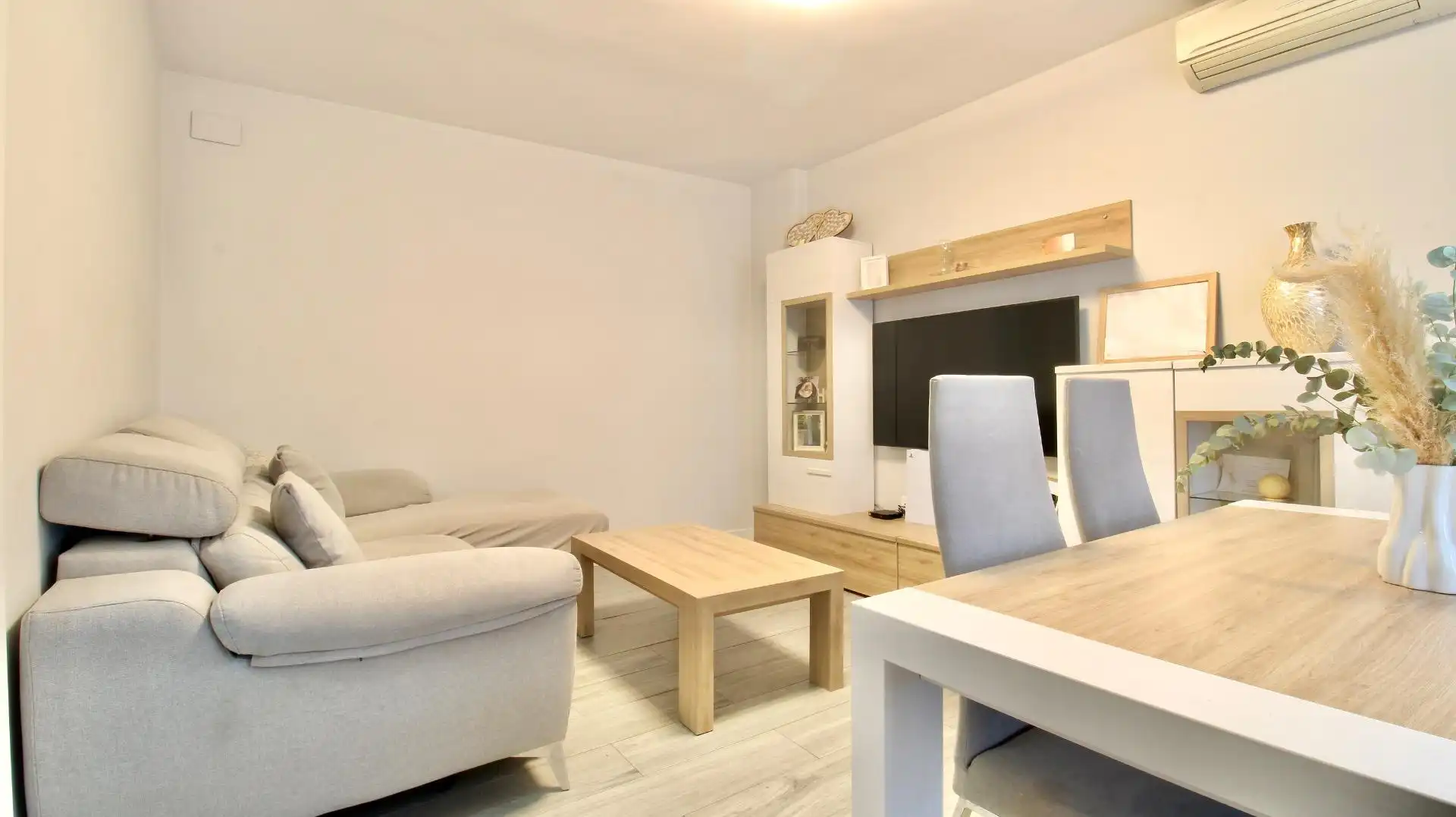Maison mitoyenne avec balcon à vendre à Calle JUAN CARLOS