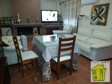 Casa con balcón en venta en Andújar