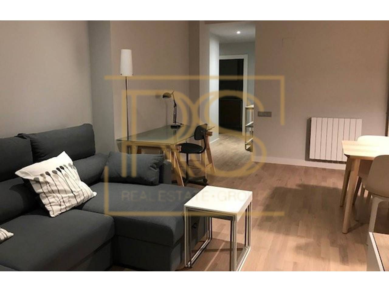 Sala d'estar de Pis de lloguer en  Barcelona Capital amb Aire condicionat, Calefacció i Parquet